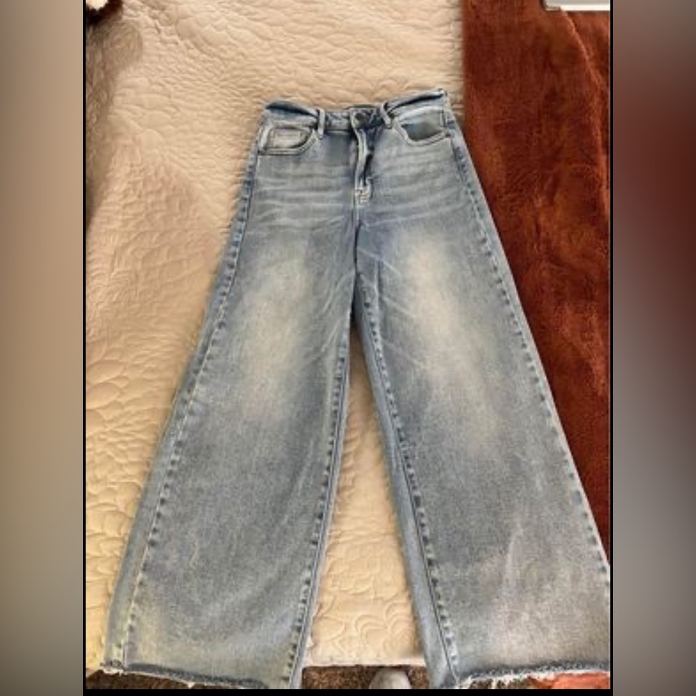 Wide Leg Crop Jeans